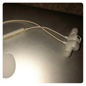 magnetic bluetooth earbuds